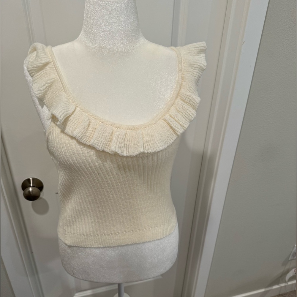 Elegant knit crop top